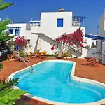 Soultana & Apartment Pollonia